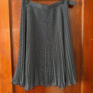 Polkadot Pleated skirt